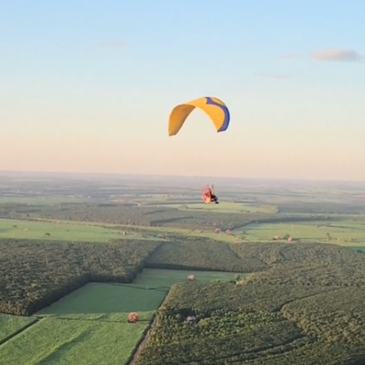  Queda de paramotor: vítima postou vídeos de treinamento dias antes de morrer 