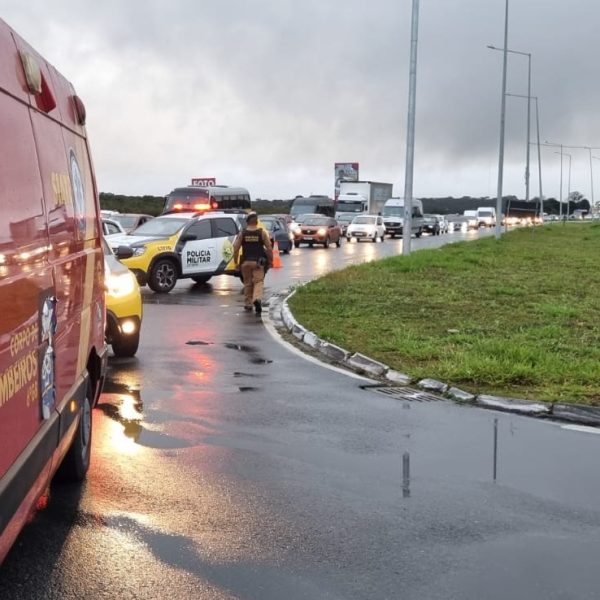 Trânsito ficou intenso na Rodovia João Leopoldo Jacomel após acidente