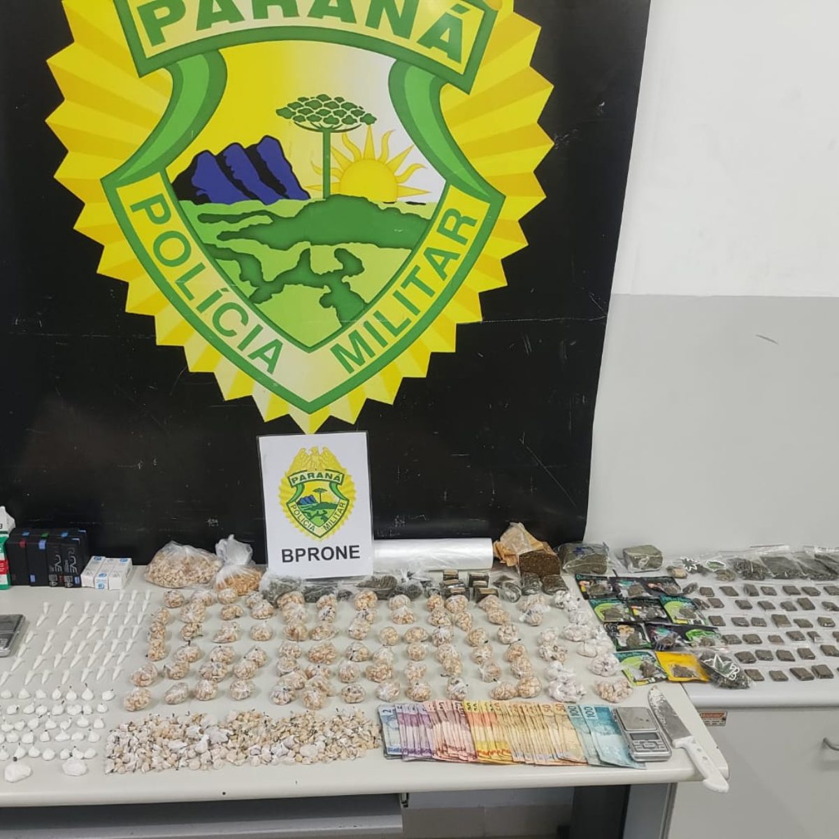  Homem com extensa ficha criminal é preso com pelo menos 6 tipos de drogas, no PR 