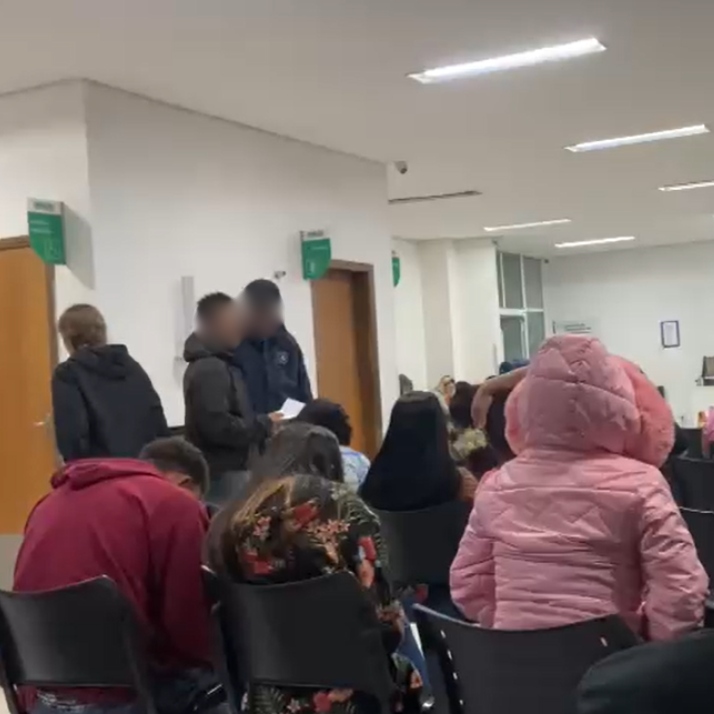  Caos em UPAs revolta pacientes em Curitiba 