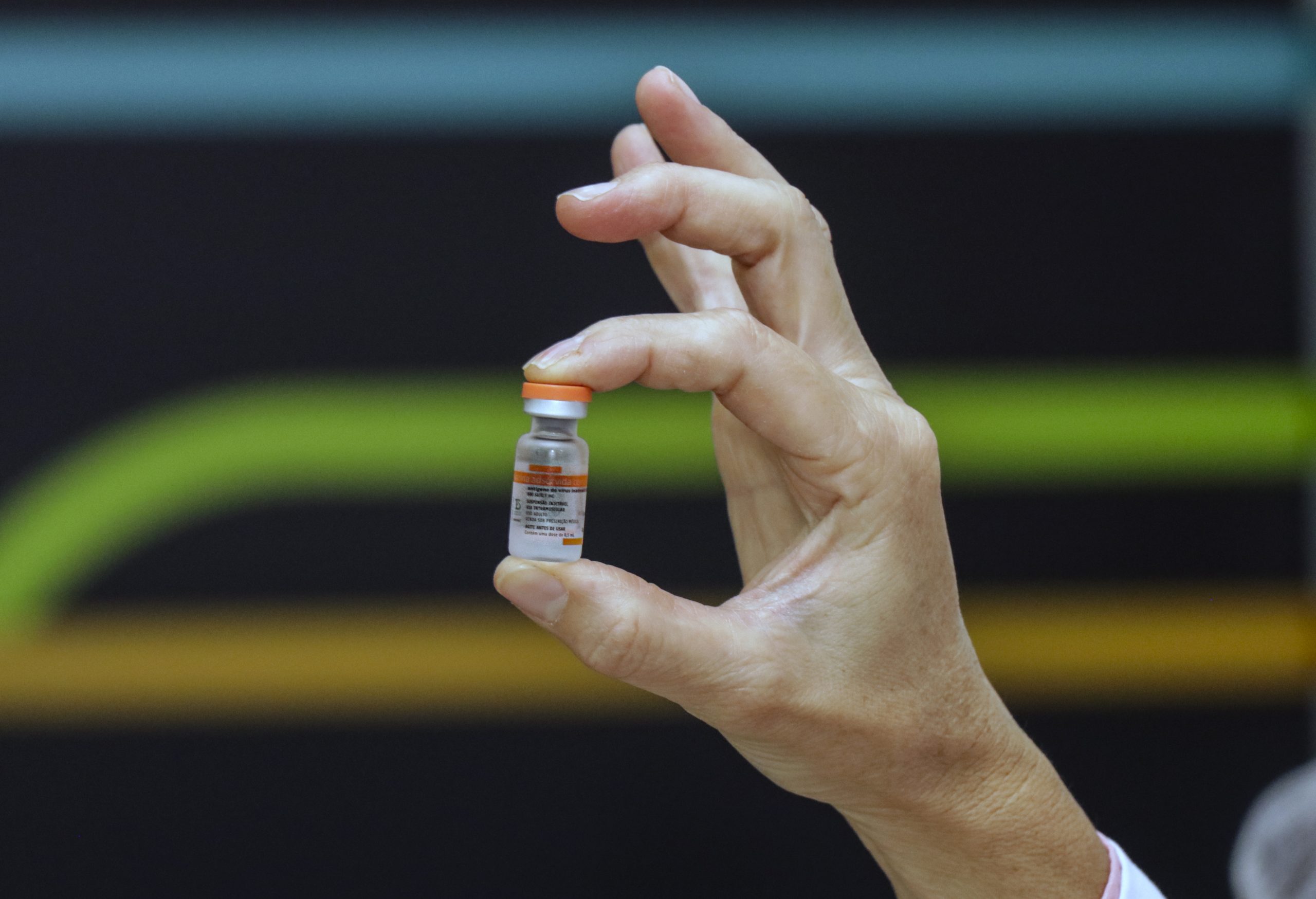 Curitiba está sem vacinas anticovid para adultos
