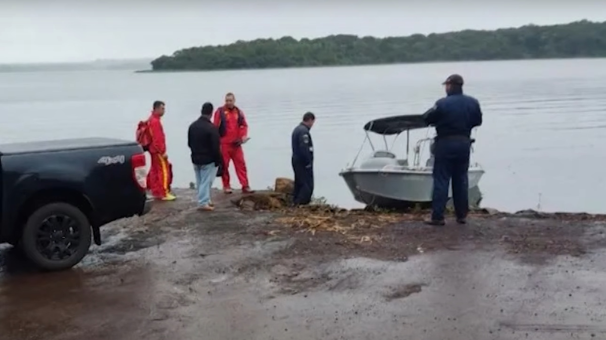 Barco naufraga no Lago de Itaipu e dois homens estão desaparecidos