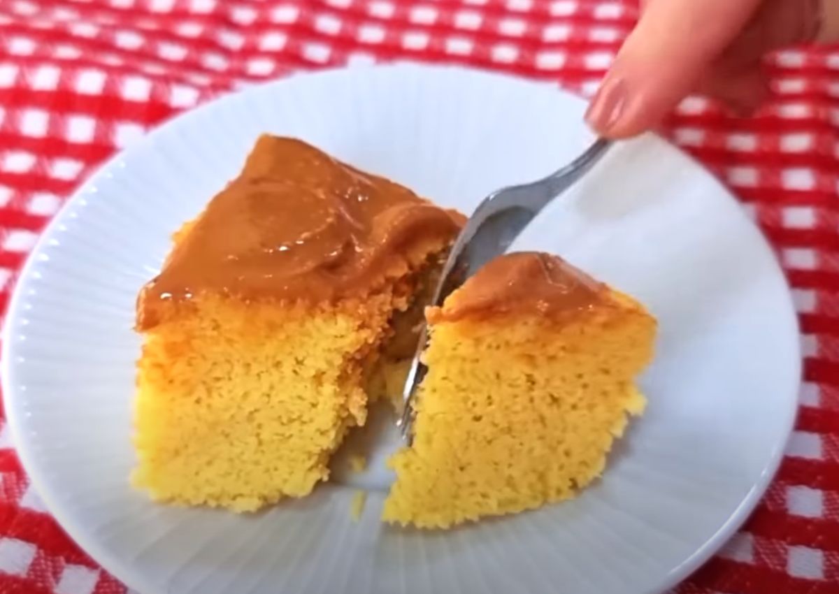 Bolo de fubá fica com textura deliciosa depois de pronto