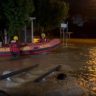 Bombeiros do Paraná resgatam vítimas de enchentes no Rio Grande do Sul
