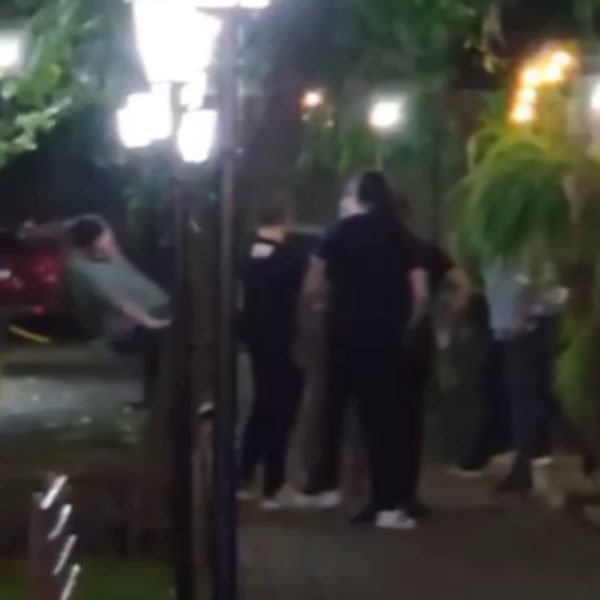 Homem surpreende ladrão que tentava roubar seu carro e grava momento; veja o vídeo