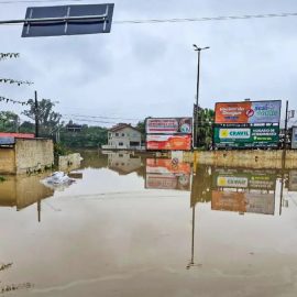 Chuvas em Santa Catarina obrigam 925 pessoas a abandonar casas
