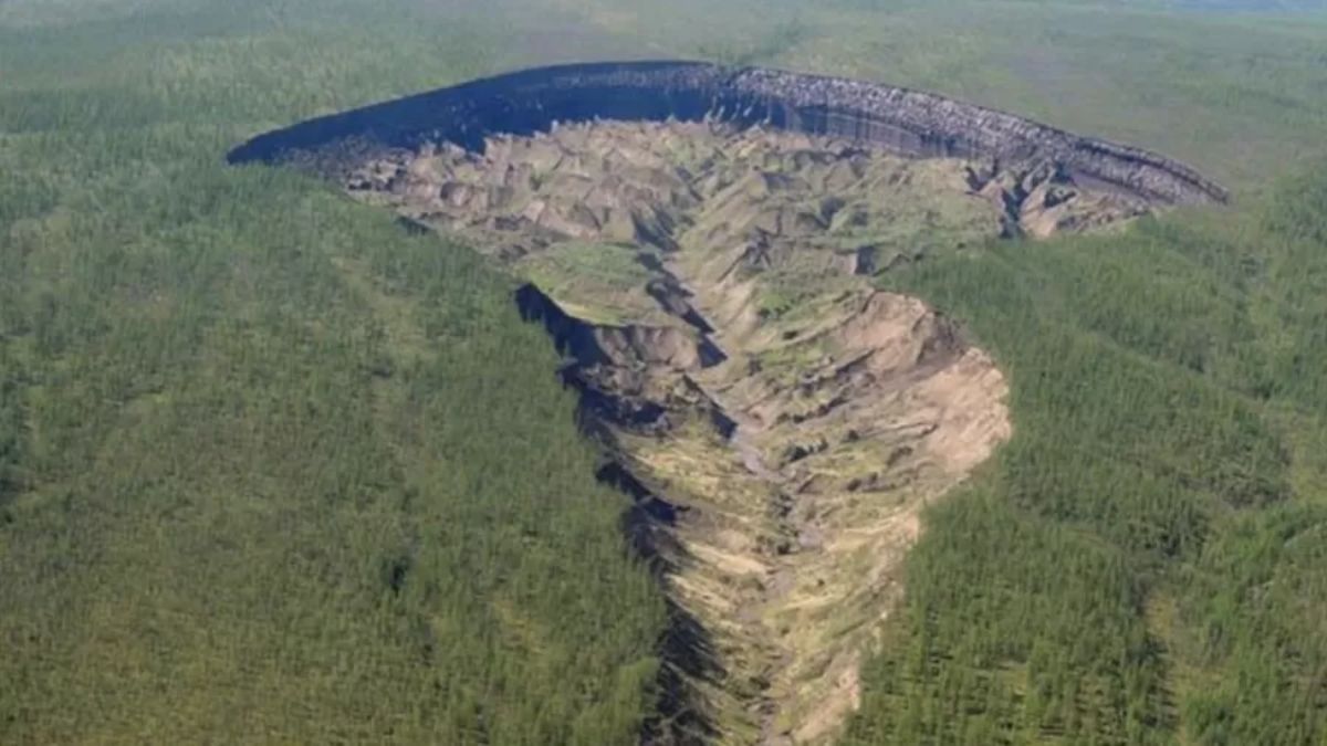 "Porta do inferno" na Sibéria cresce em ritmo assustador e perigos preocupam