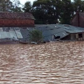 Enchentes do RS: Nível do rio Guaíba diminui