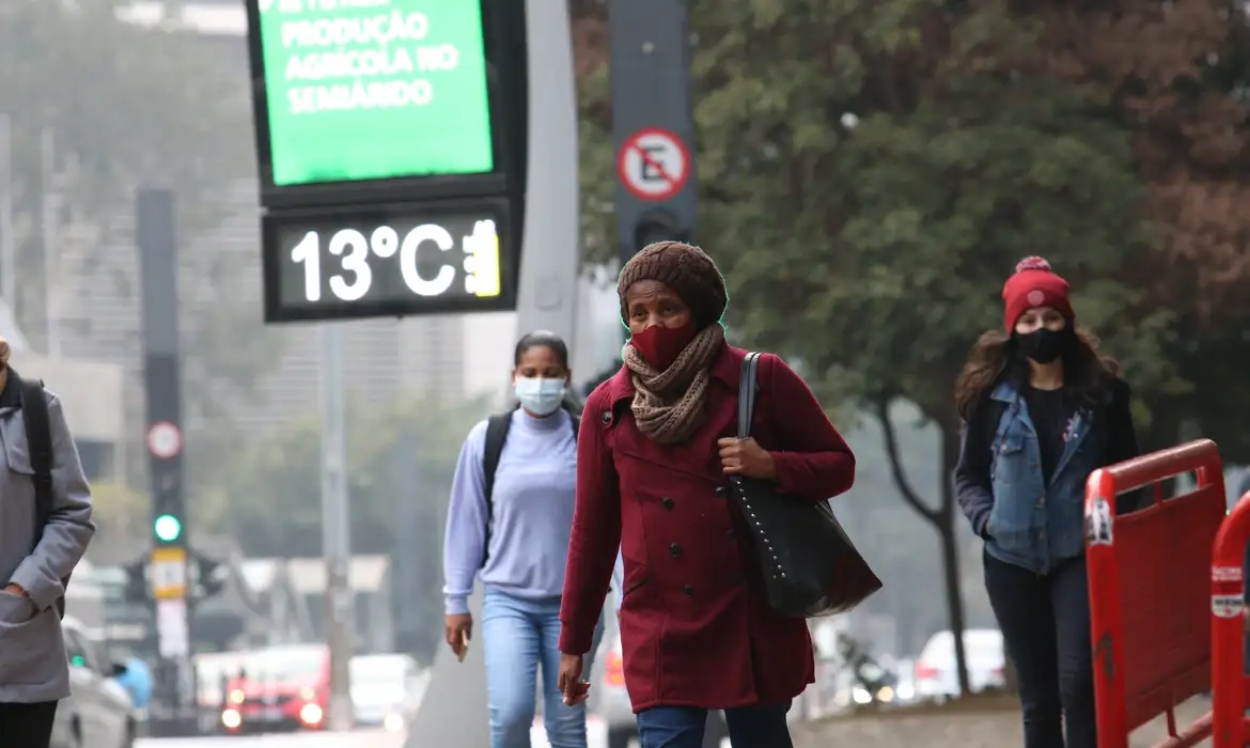 Frente fria derruba temperaturas em várias regiões do Brasil