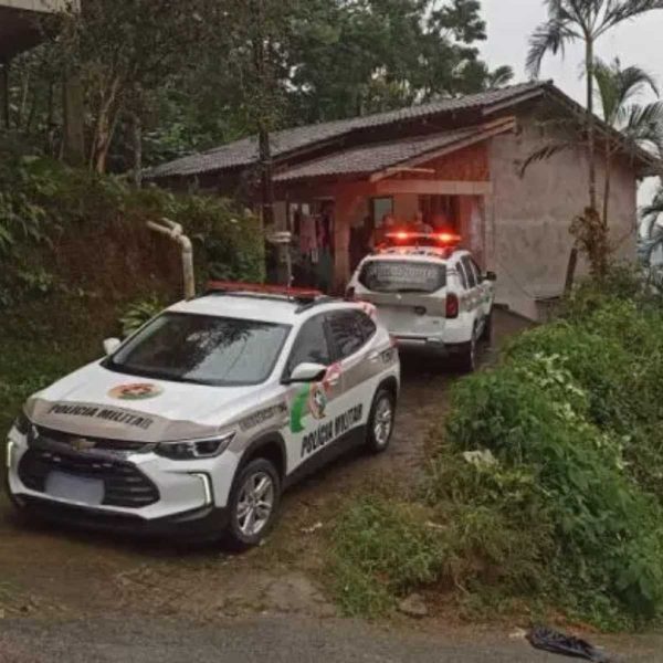 Filha morre e mãe fica ferida após ambas serem baleadas no Paraná