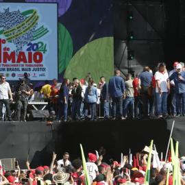 Lula sanciona lei que altera tabela do IR e critica desoneração de folha