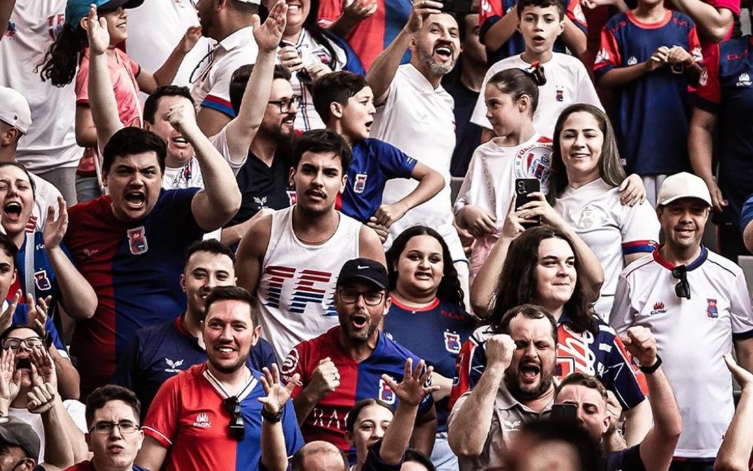 Torcida do Paraná Clube.