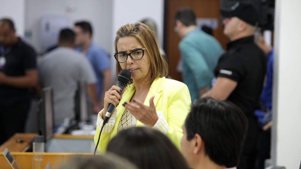 Julgamento Mara Boca Aberta: maioria rejeita cassação do mandato da vereadora