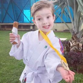 José Eduardo Floriano Peixoto Lopes, 5 anos, morreu após ter um mal súbito enquanto brincava com amigos em Ponta Grossa