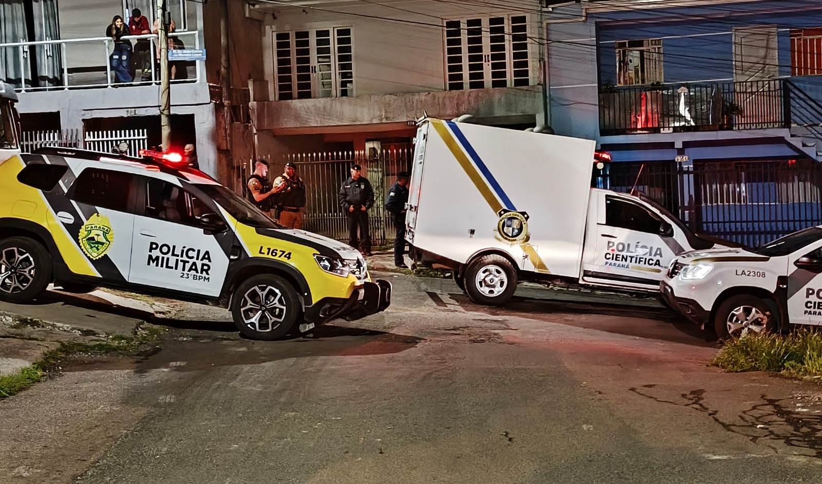 Homens foram mortos em uma lanchonete na Vila Sabará