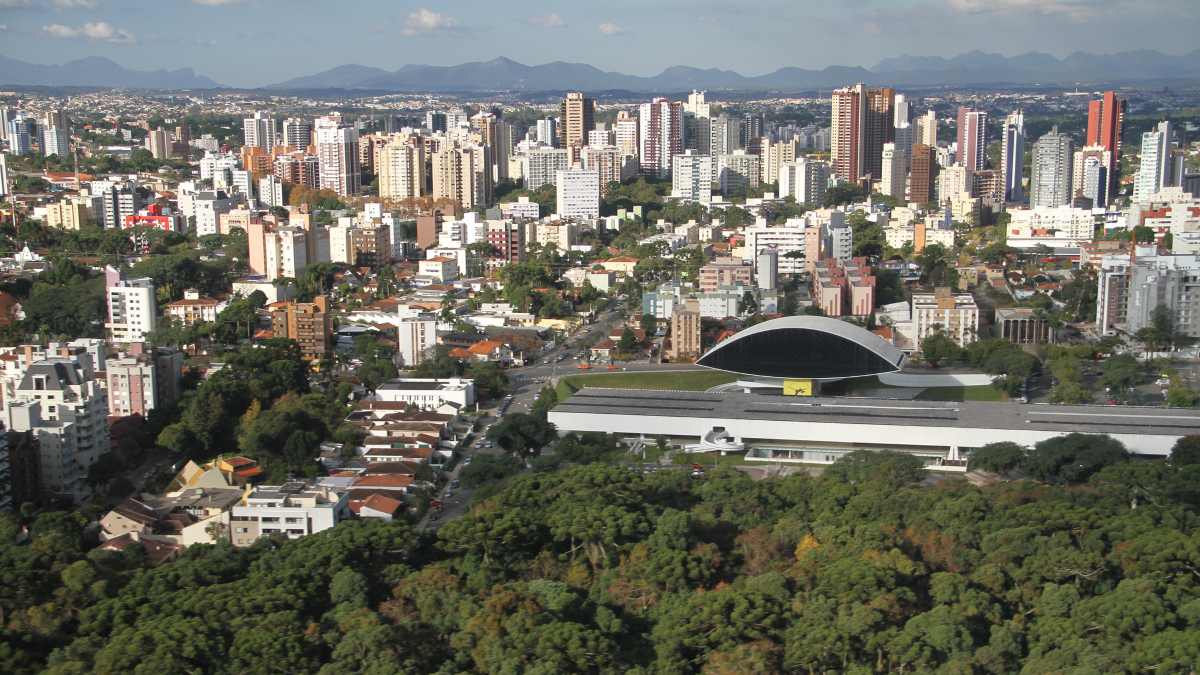 previsão do tempo para Curitiba céu encoberto 