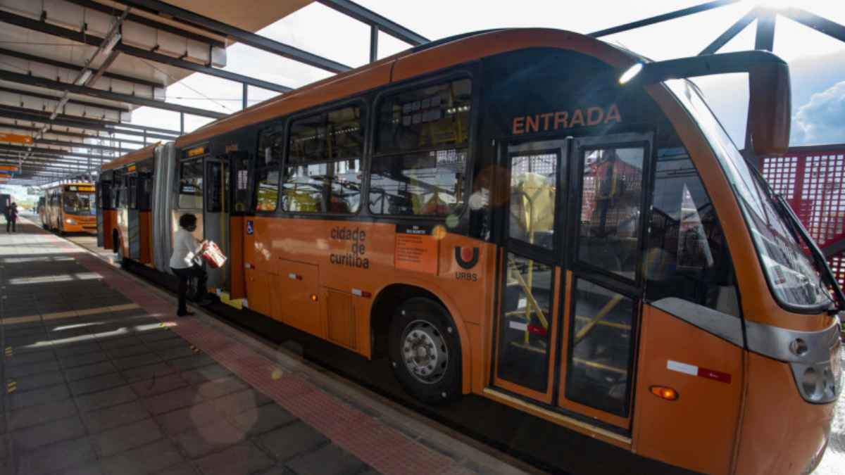 Urbs reforça linhas de ônibus para concursos deste domingo (19)