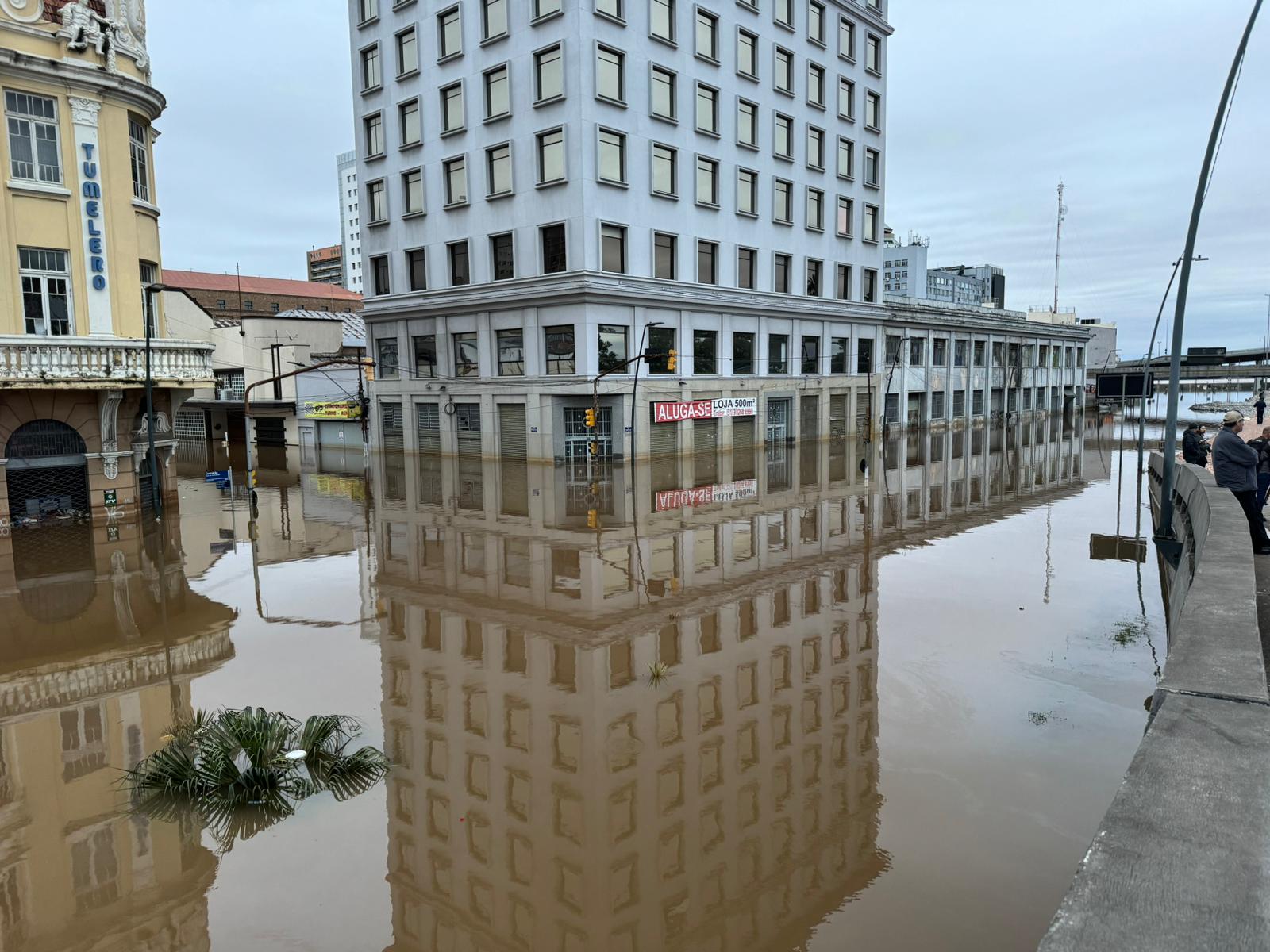 Quase 2 milhões de pessoas são atingidas com as enchentes no RS