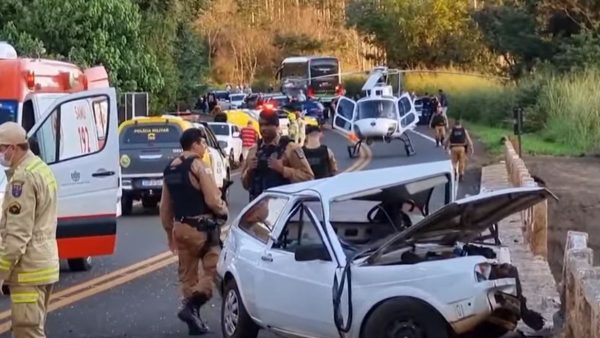 Jovem morrem em acidente entre carro e caminhão na região de Campo Mourão