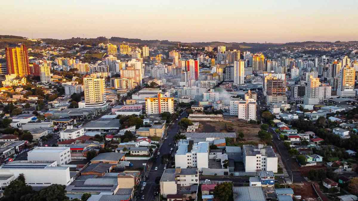 Alerta amarelo foi emitido nesta terça (6)