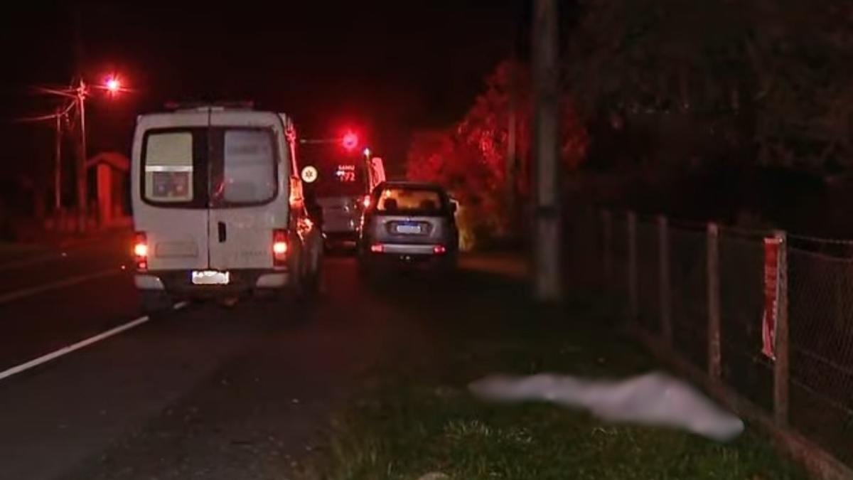 Ambulância da prefeitura atropela e mata idoso que caminhava pelo meio da Estrada do Cerne, na região de Bateias, em Campo Largo