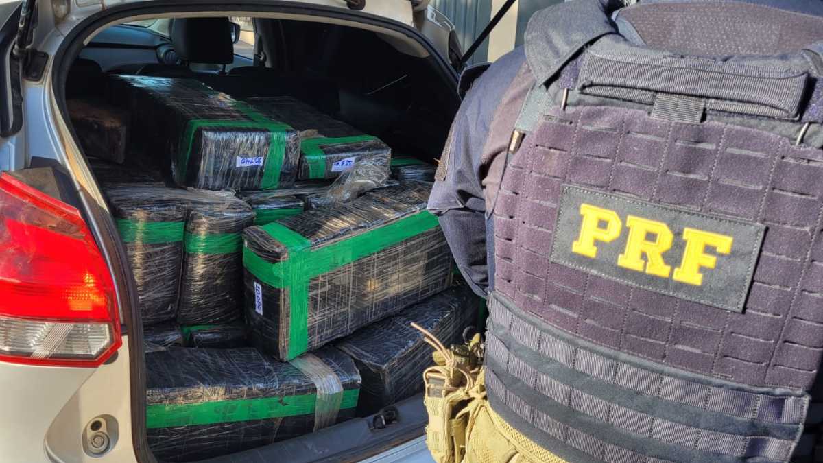 Polícia Rodoviária Federal aprende 497 kg de maconha no Paraná