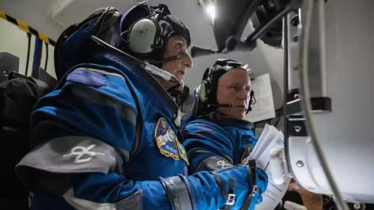 Astronautas ficam presos no espaço por tempo indefinido