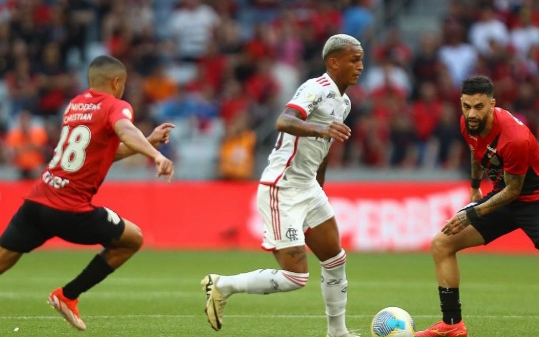 Jogadores Flamengo e Athletico