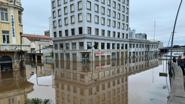 Alerta Laranja de temporal no Paraná