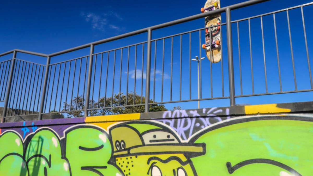 Curitiba celebra Dia Mundial do Skate com reforma de pistas públicas