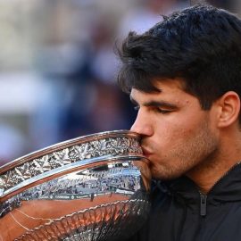 Sofia Mendonça e Gustavo Almeida vencem torneio profissional de tênis em Curitiba