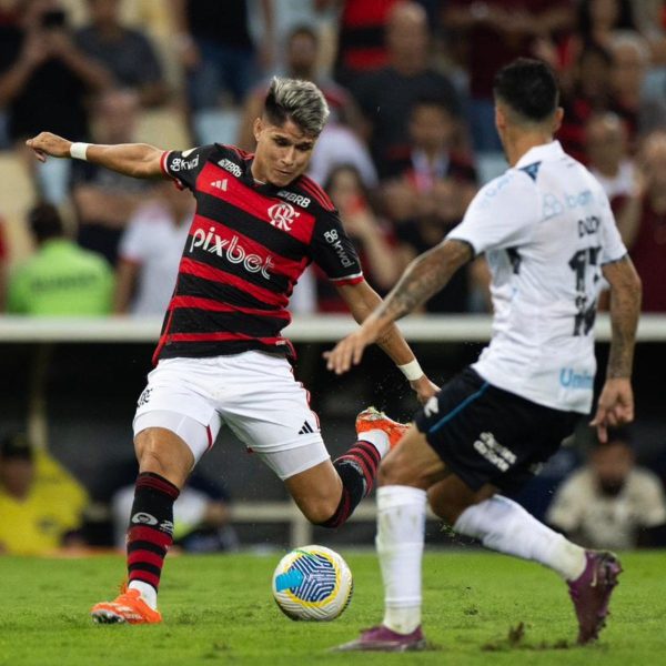 Gabigol, do Flamengo, é convidado por Cuca para reforçar o Athletico