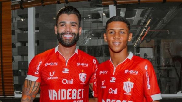 Técnico Matheus Costa no FC Cascavel.