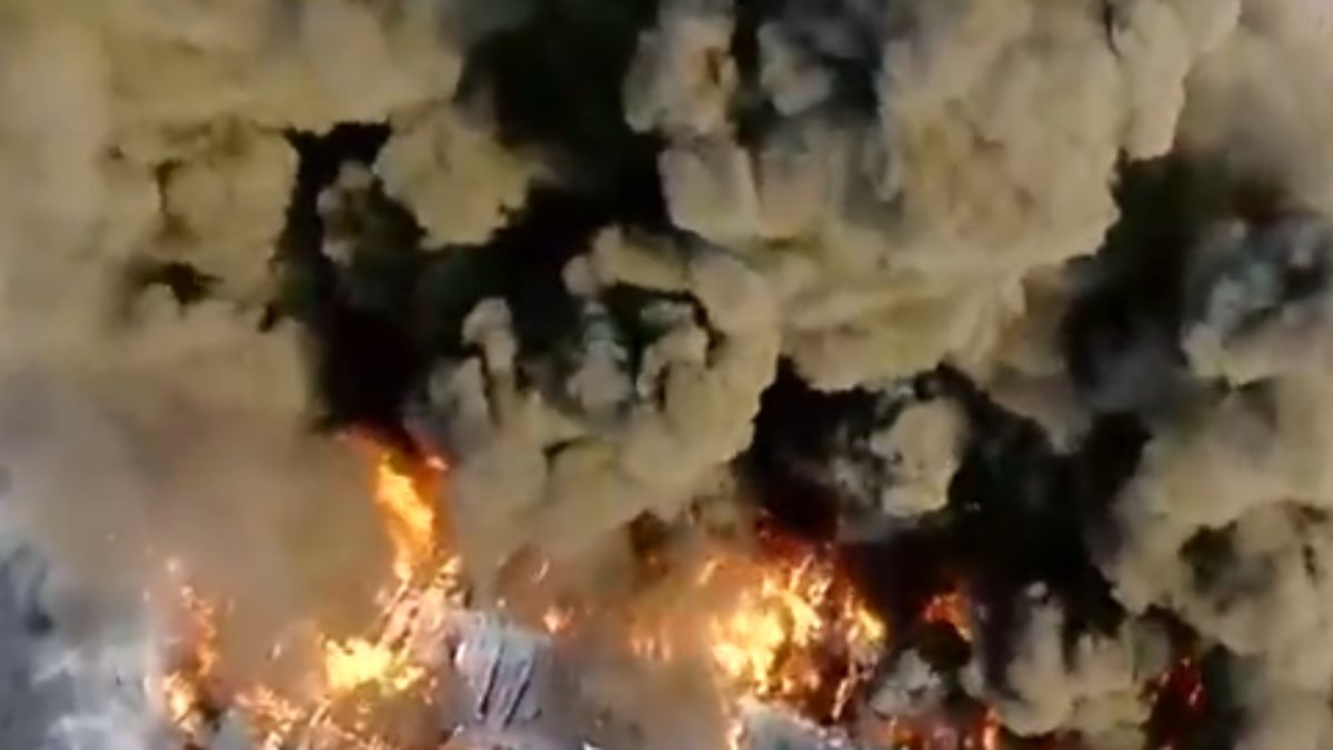 Vídeo mostra incêndio de grandes proporções em fábrica; assista