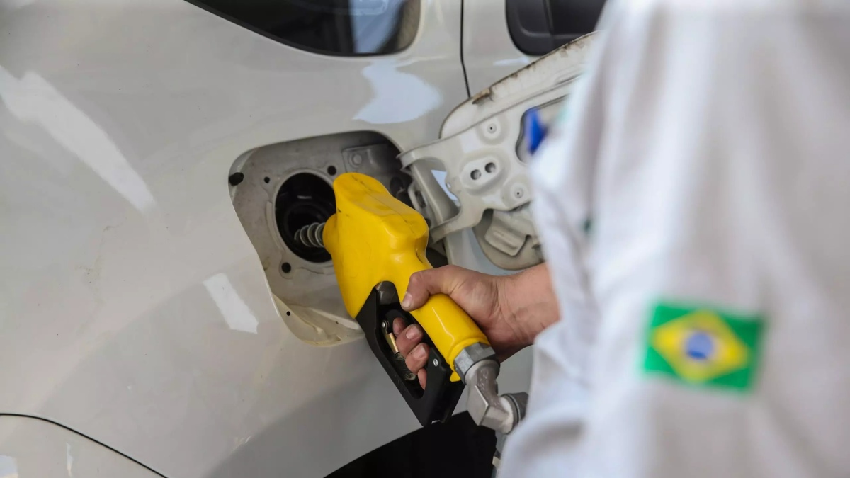 Sindicato das distribuidoras afirma que MP do Governo Lula causará aumento nos preços dos combustíveis 