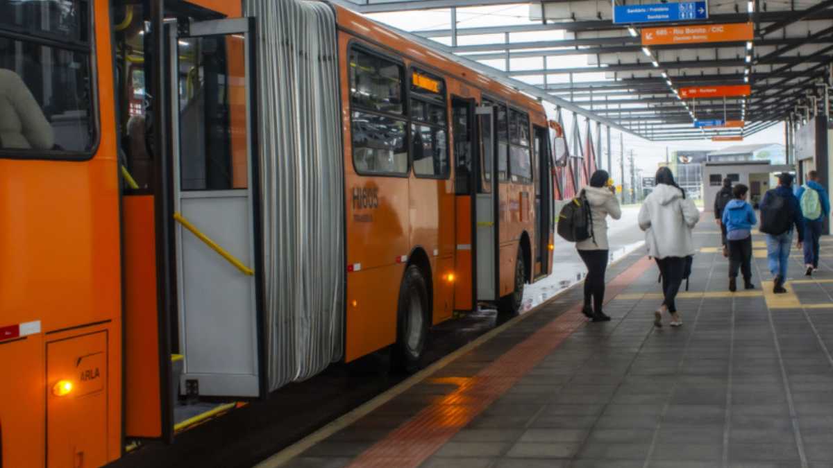 Curitiba ganha nova linha de ônibus entre Tatuquara e Centro