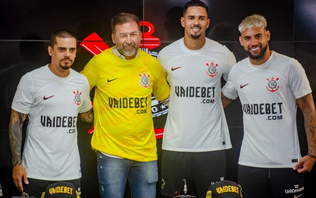 Presidente e jogadores do Corinthians