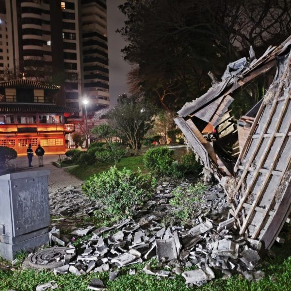 Acidente com viatura da Guarda Municipal aconteceu no bairro Cascatinha, em Curitiba