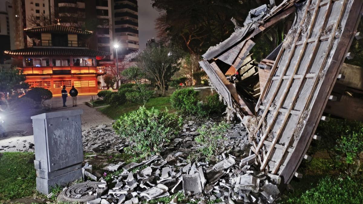 Acidente na Praça do Japão aconteceu durante limpeza do local 