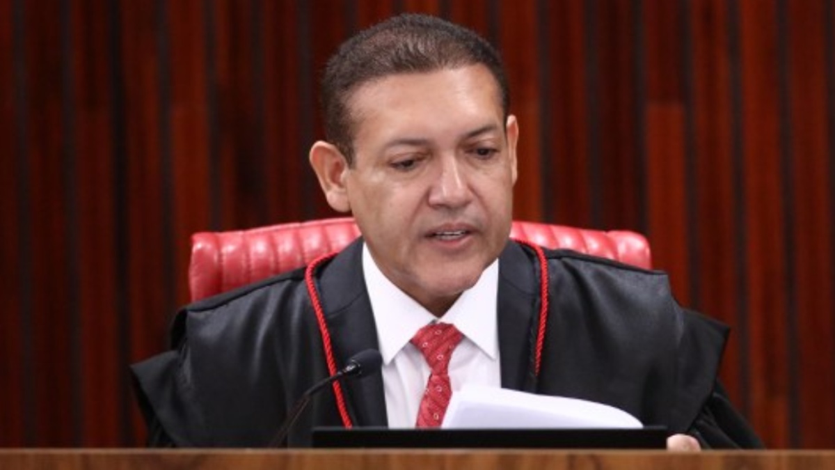 O Tribunal Superior Eleitoral (TSE) confirmou, na sessão desta terça-feira (4), a decisão do Tribunal Regional Eleitoral do Paraná (TRE-PR), que decretou a perda do mandato do vereador Janderson Flavio Mantovani por infidelidade partidária, em razão da não demonstração efetiva de justa causa para a desfiliação