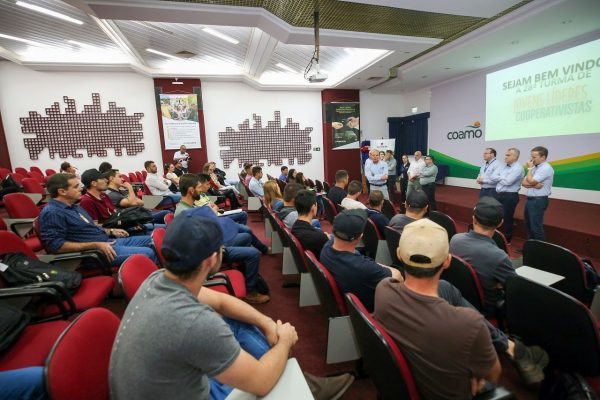 Em seus 11 dias de programação, Expolondrina tem programação para ampliar o conhecimento de quem trabalha com o agronegócio. (Foto: Divulgação / Expolondrina_
