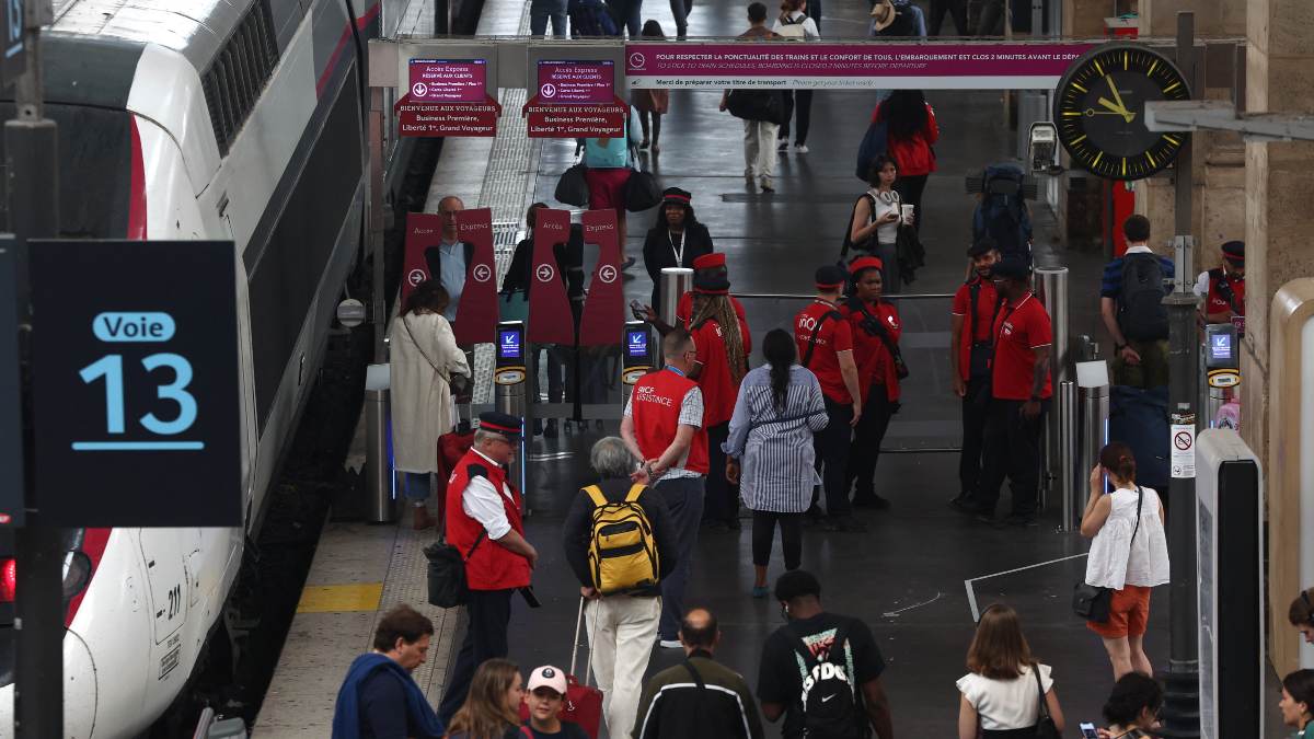 Ataques paralisam serviços na França horas antes de abertura das Olimpíadas