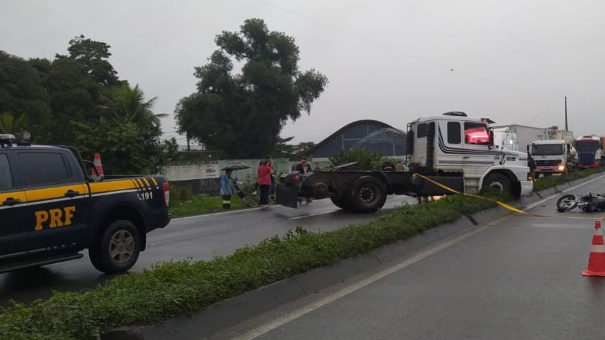 Acidente com morte interdita BR-277, em Paranaguá 