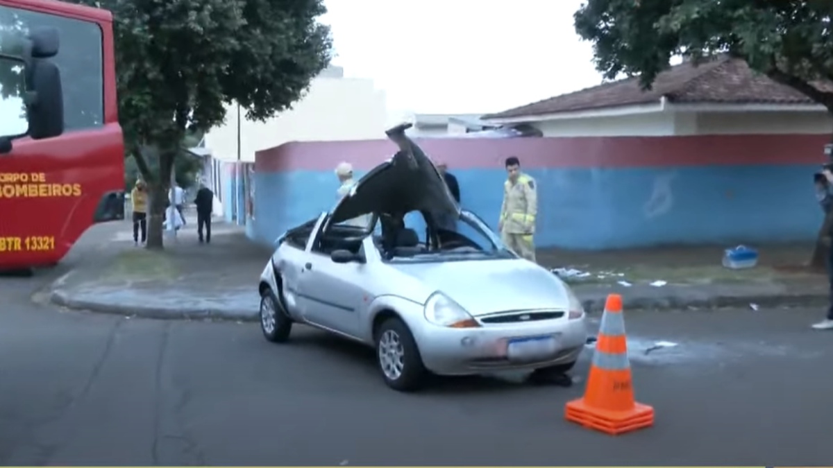 Acidente em Maringá deixa motorista preso nas ferragens