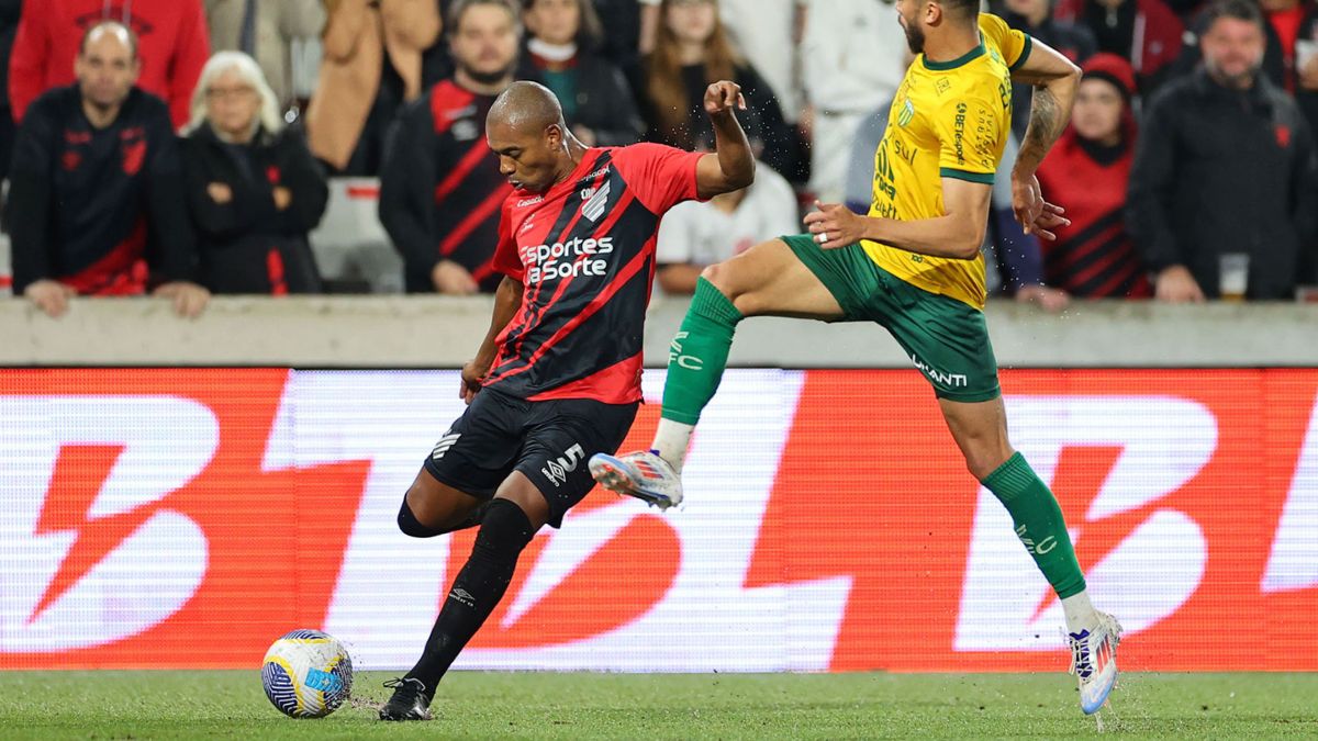 Fernandinho no Athletico