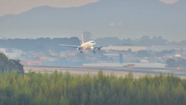 O aeroporto fica em São José dos Pinhais