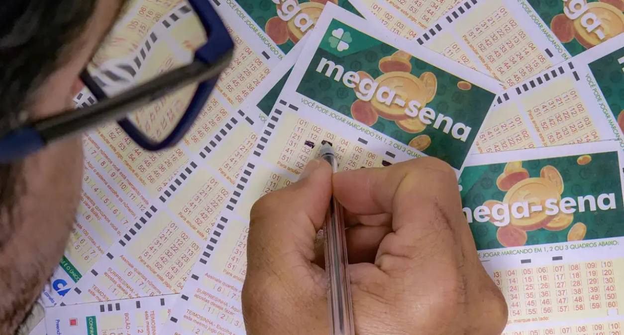 Bolão do Paraná acerta 5 números da Mega-Sena e fatura mais de R$ 182 mil