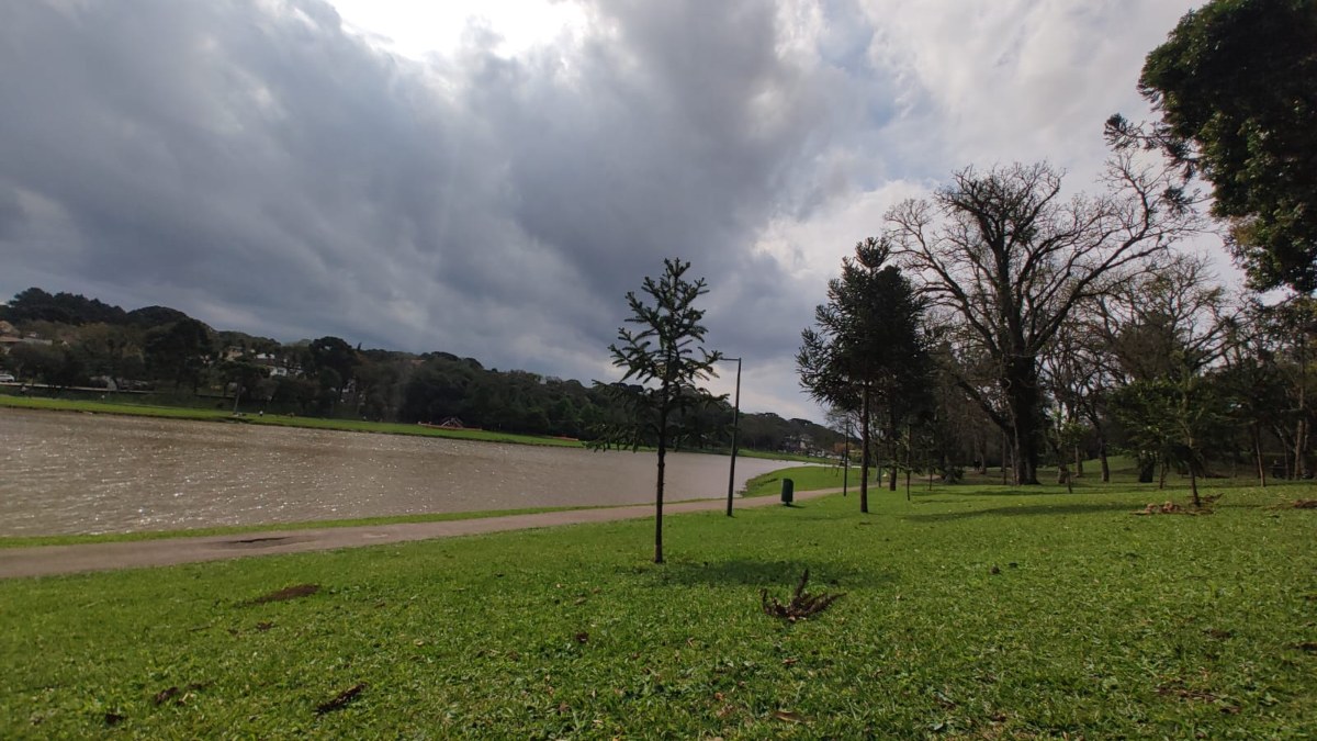 Previsão é de chuva para esta segunda-feira (29) em Curitiba 