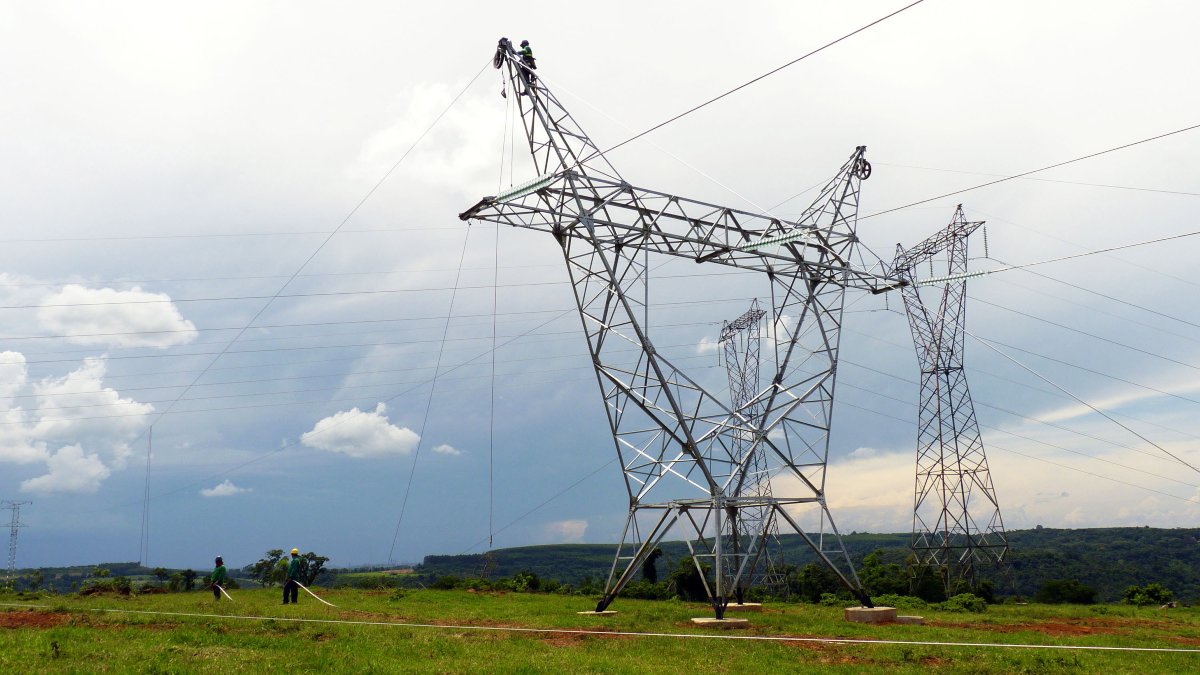 O Conselho de Consumidores da Copel recorreu da decisão da Agência Nacional de Energia Elétrica (Aneel) que estabeleceu a manutenção das tarifas cobradas pela Copel para o fornecimento de energia elétrica. No recurso, o conselho solicita que a agência reestabeleça a decisão anterior, divulgada em nota técnica, que previa redução média de 3,29% sobre os valores cobrados atualmente.