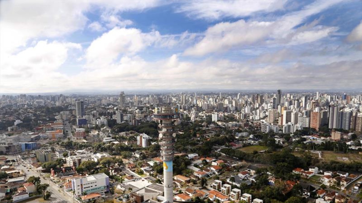 Curitiba tem previsão de semana sem chuva 